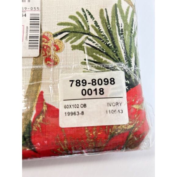 NEW Christmas Tablecloth Ivory Red Green Gold Poinsettia Oblong NOS - Picture 4 of 7
